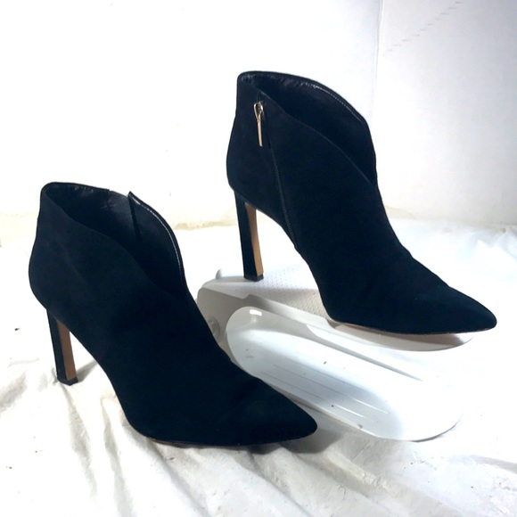 Vince Camuto Women’s Sestrind Pointy Toe Elegant Black Suede Stiletto Ankle Boot - Picture 1 of 8